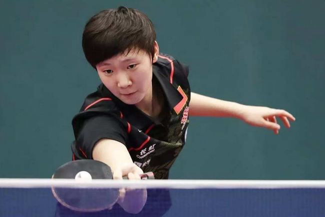 在场上拼搏 在场上拼搏